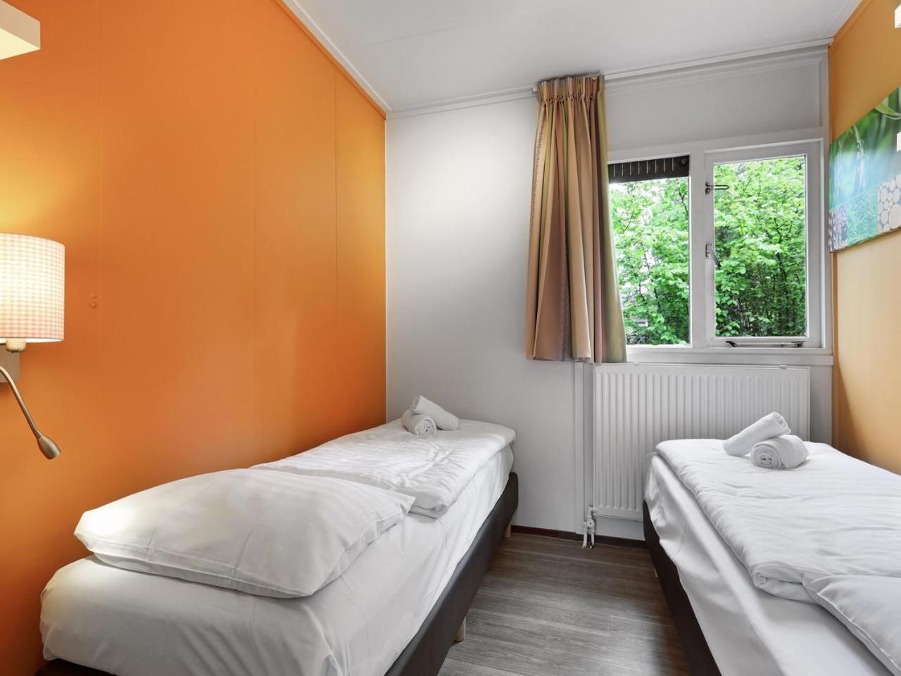 Comfort 6-Person Dog Bungalow In The Holiday Park Landal Heideheuvel Beekbergen Quarto foto