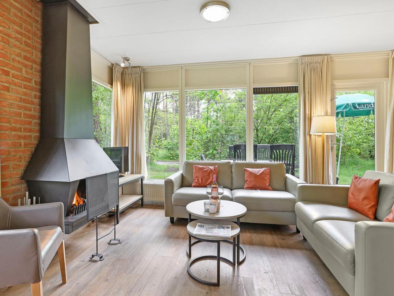 Comfort 6-Person Dog Bungalow In The Holiday Park Landal Heideheuvel Beekbergen Quarto foto