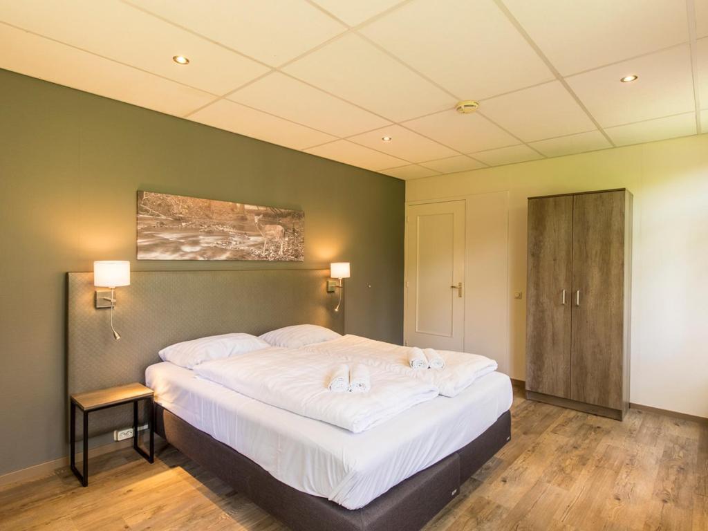 Comfort 6-Person Dog Bungalow In The Holiday Park Landal Heideheuvel Beekbergen Quarto foto
