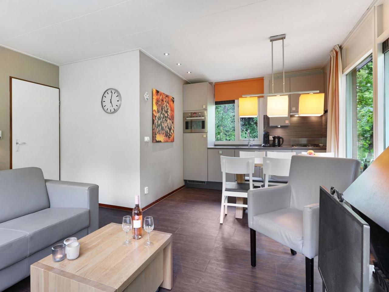 Comfort 6-Person Dog Bungalow In The Holiday Park Landal Heideheuvel Beekbergen Quarto foto