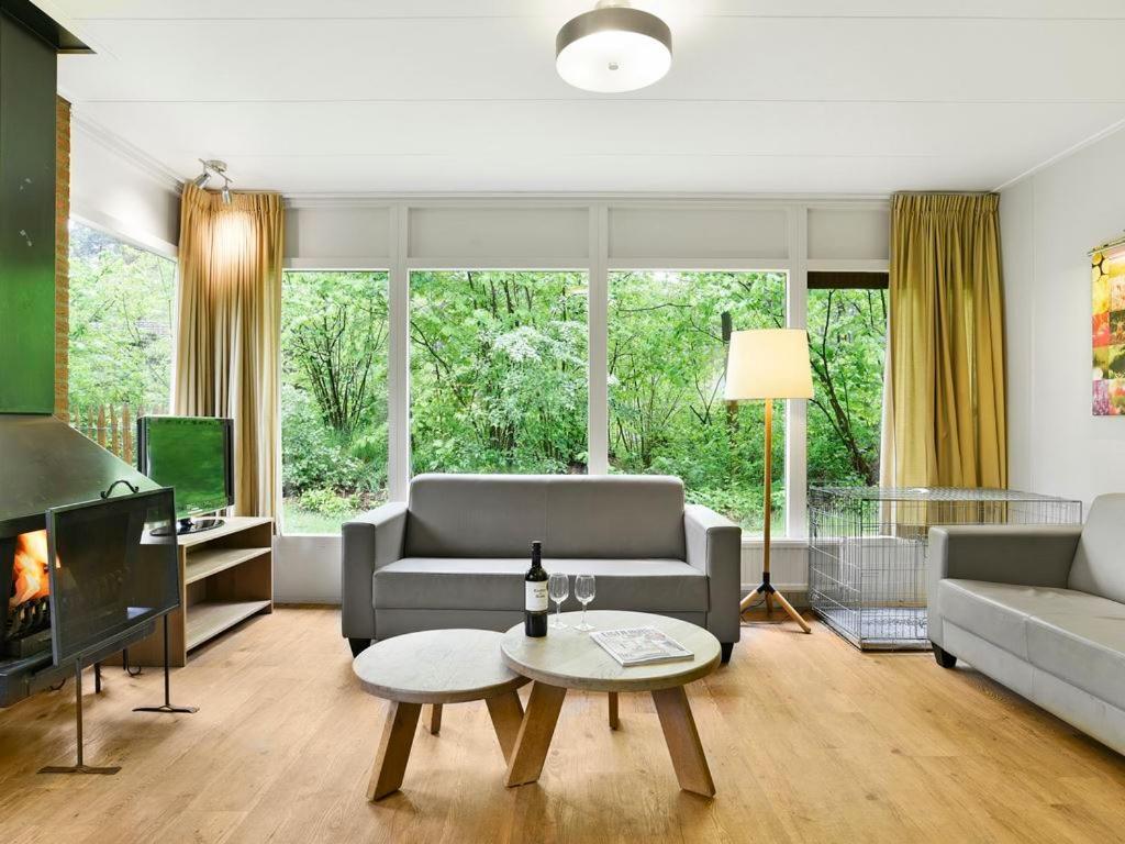 Comfort 6-Person Dog Bungalow In The Holiday Park Landal Heideheuvel Beekbergen Exterior foto