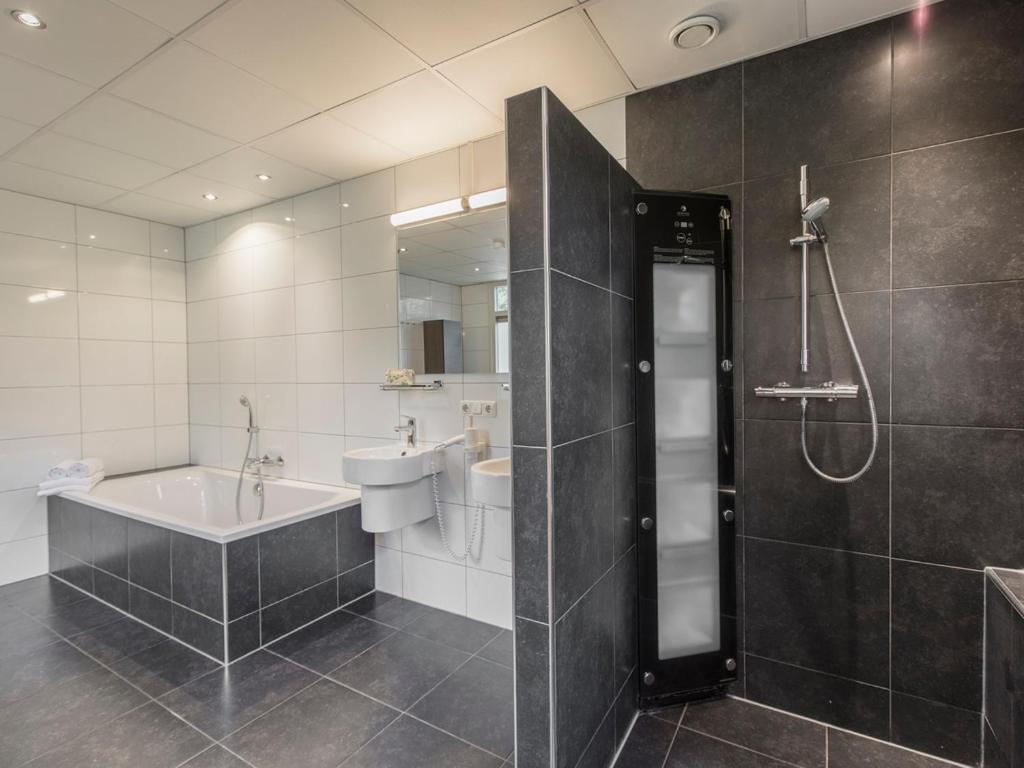 Comfort 6-Person Dog Bungalow In The Holiday Park Landal Heideheuvel Beekbergen Quarto foto