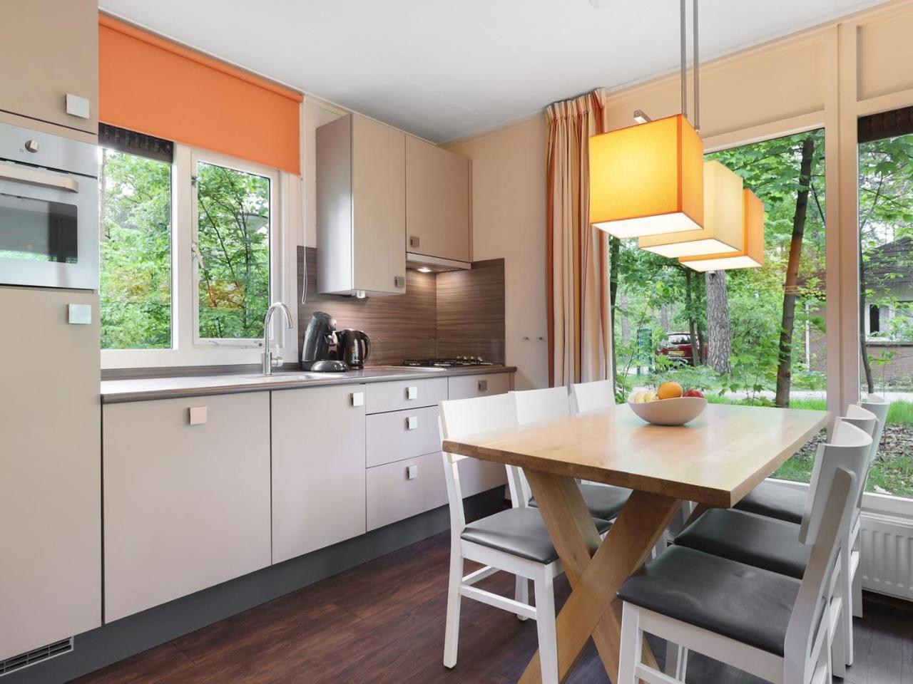 Comfort 6-Person Dog Bungalow In The Holiday Park Landal Heideheuvel Beekbergen Quarto foto