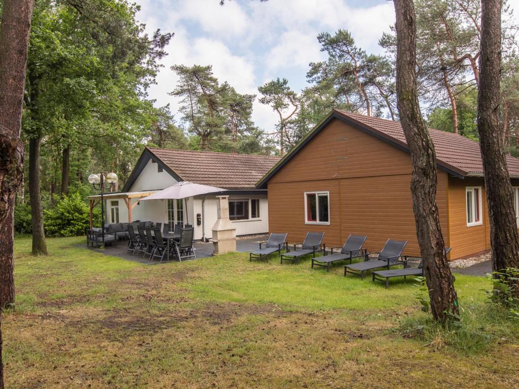 Comfort 6-Person Dog Bungalow In The Holiday Park Landal Heideheuvel Beekbergen Quarto foto