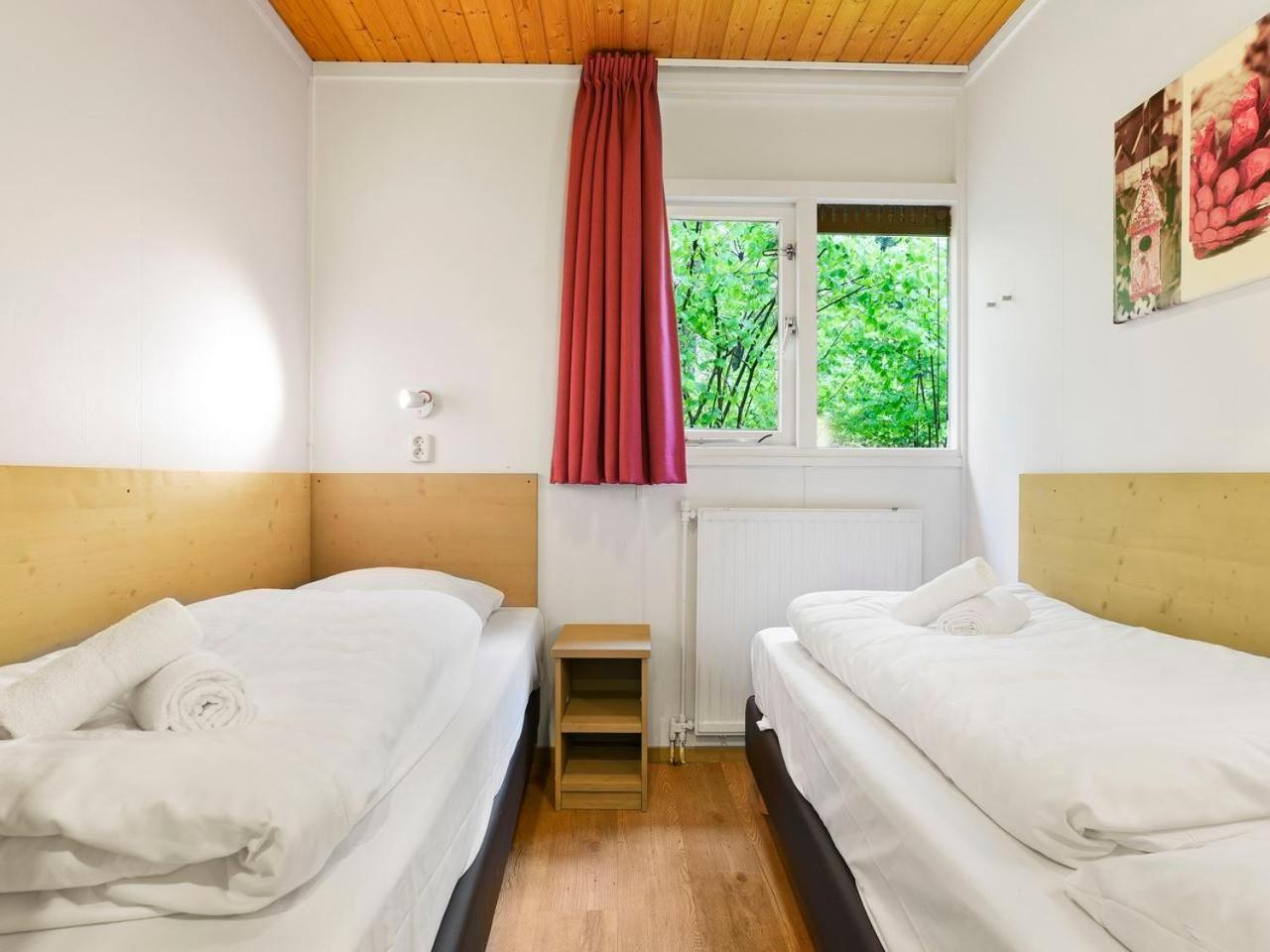 Comfort 6-Person Dog Bungalow In The Holiday Park Landal Heideheuvel Beekbergen Exterior foto