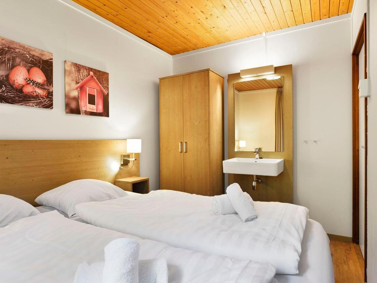 Comfort 6-Person Dog Bungalow In The Holiday Park Landal Heideheuvel Beekbergen Exterior foto